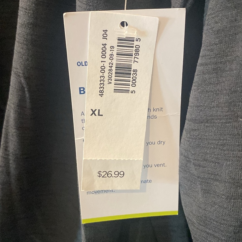 New Old Navy Breathe On top - Picture 3 of 6